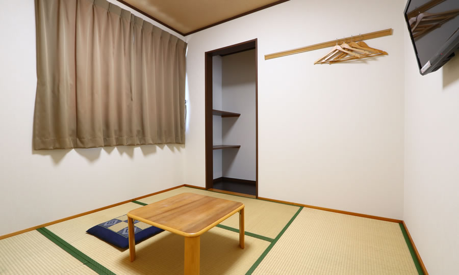 Japanese-style room (4.5 tatami mats size)