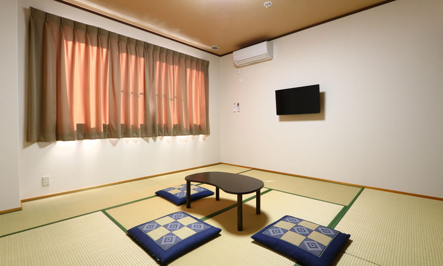 Japanese-style room (8 tatami mats size)