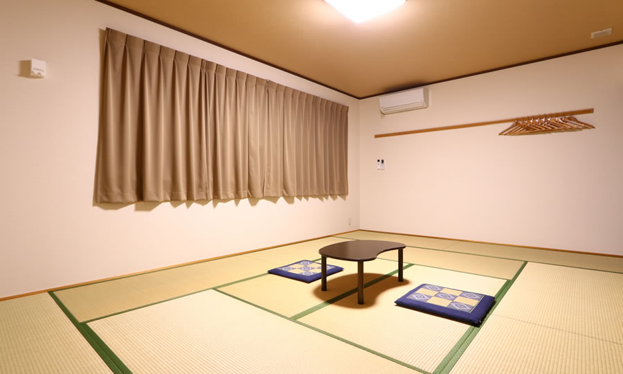 Japanese-style room (12 tatami mats size)